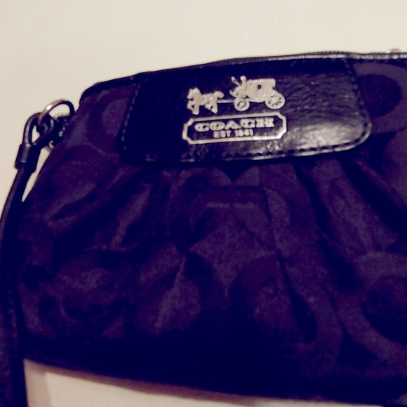 NWOT COACH WRISTLET - Picture 2 of 6